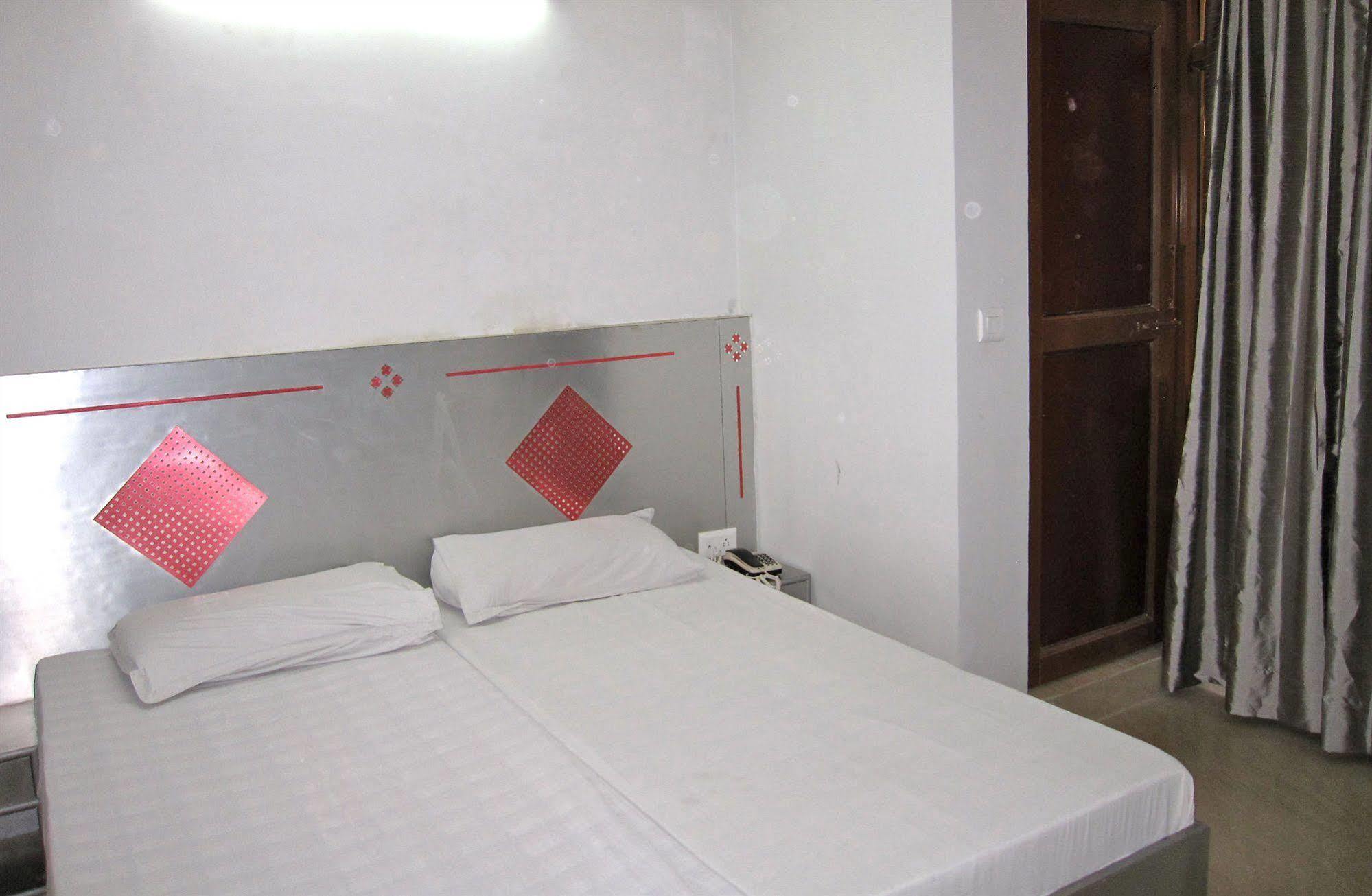 Hotel Kwality New Delhi Eksteriør billede